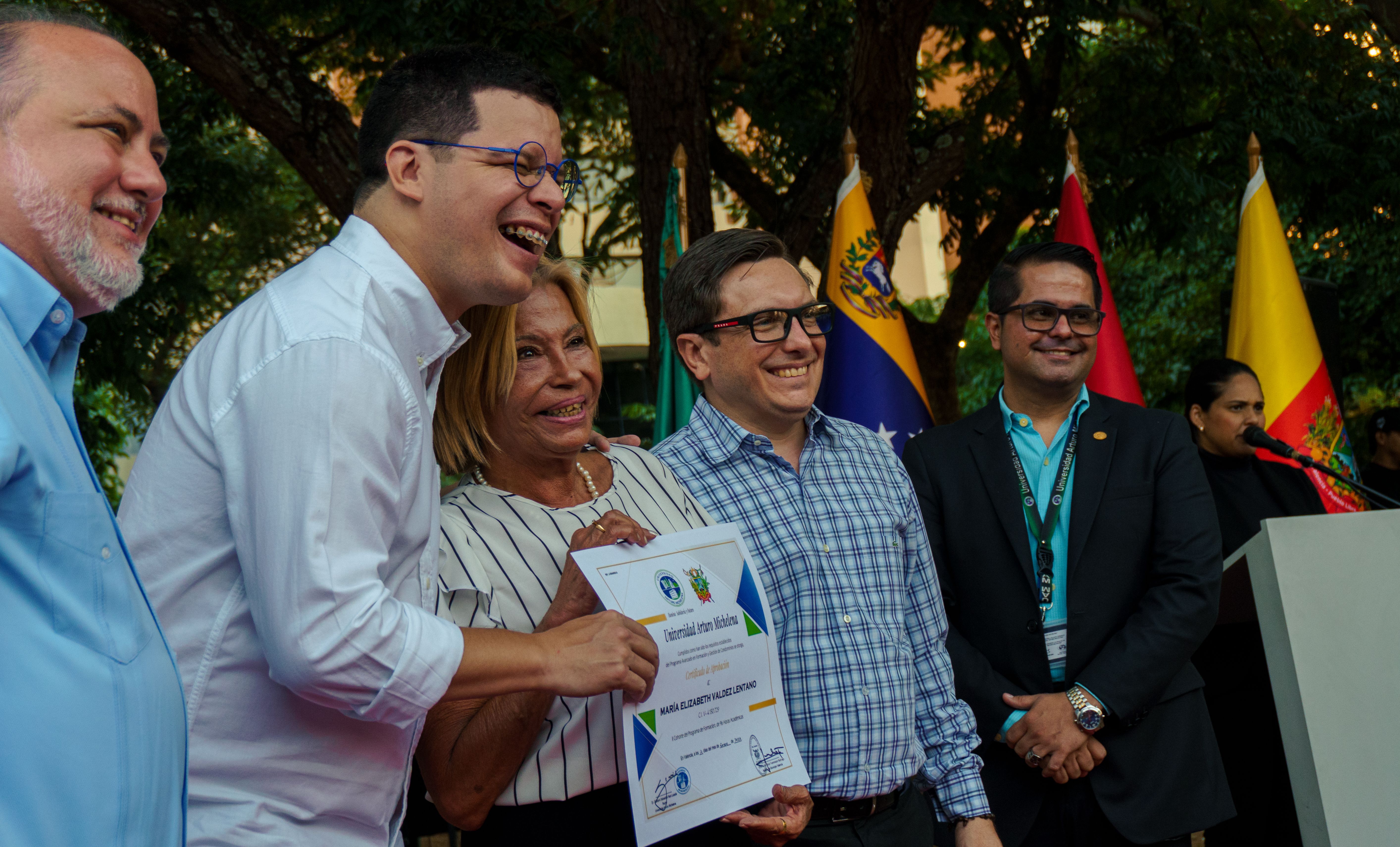 UAM y Alcaldía de Valencia entregaron certificados del Diplomado de Gestión de Condominios.