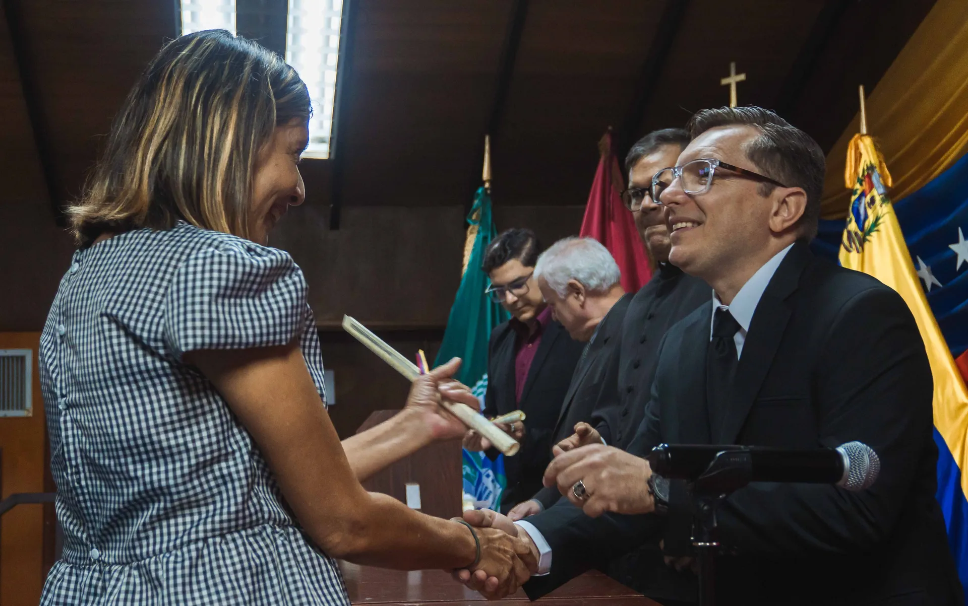 la-universidad-arturo-michelena-entrega-titulos-en-teologia
