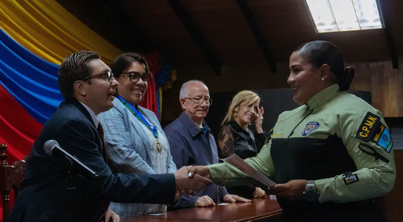 Entrega de certificados "Programa Avanzado en Derechos Humanos y Ética para funcionarios  de Seguridad Ciudadana".