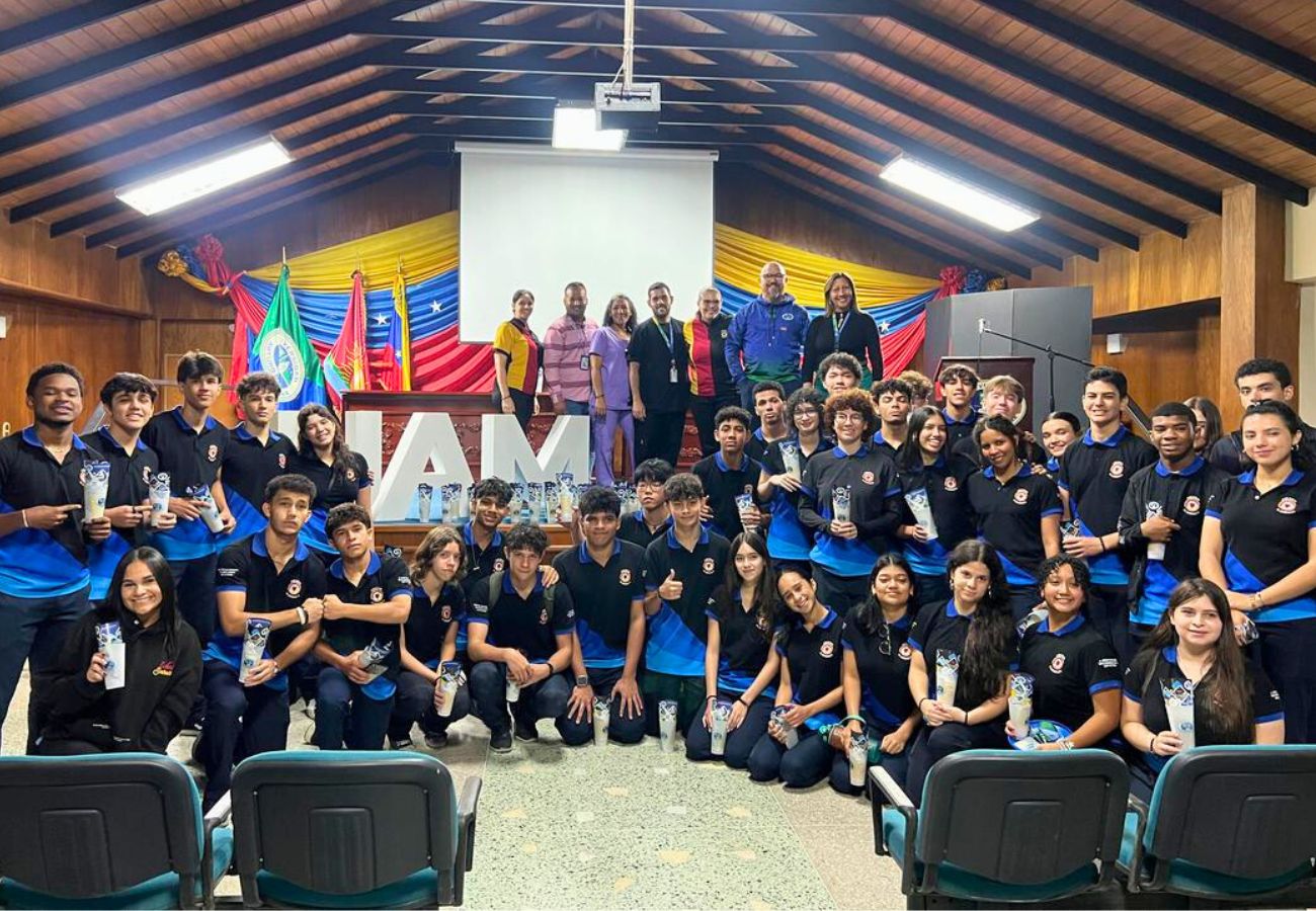 Estudiantes del Colegio La Esperanza conocieron la oferta académica de la UAM en visita guiada colegio-la-esperanza-visita-la-uam