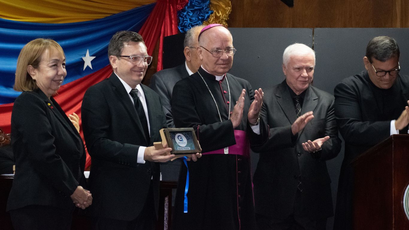 Conferimiento de Diplomas Instituto para Estudios Teológicos Gaudium en la UAM