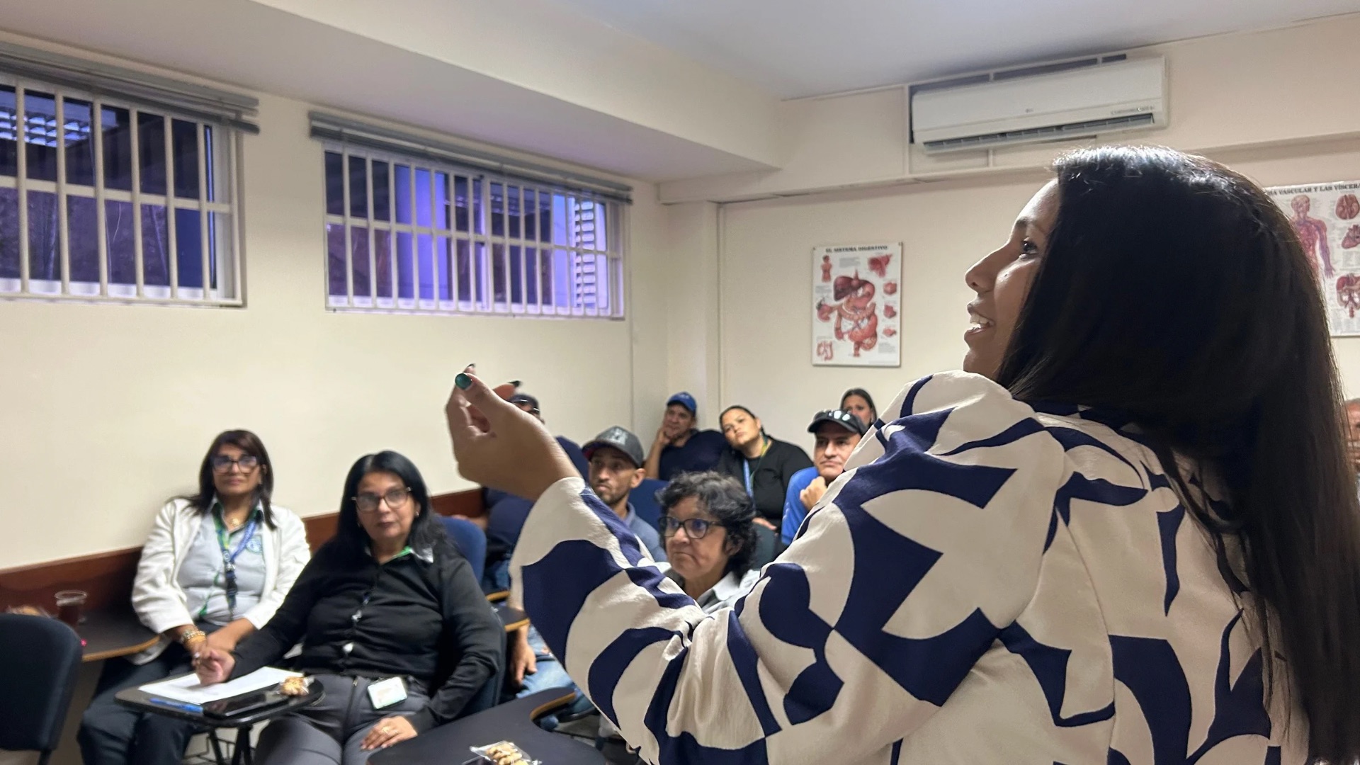 Charla: Prevención de Enfermedades Virales y Riesgos de la Automedicación en el Personal Administrativo