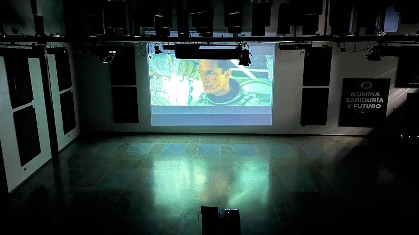 exito-del-cine-foro-cpaa-peliculas-iconicas-fortalecen-la-integracion-universitaria