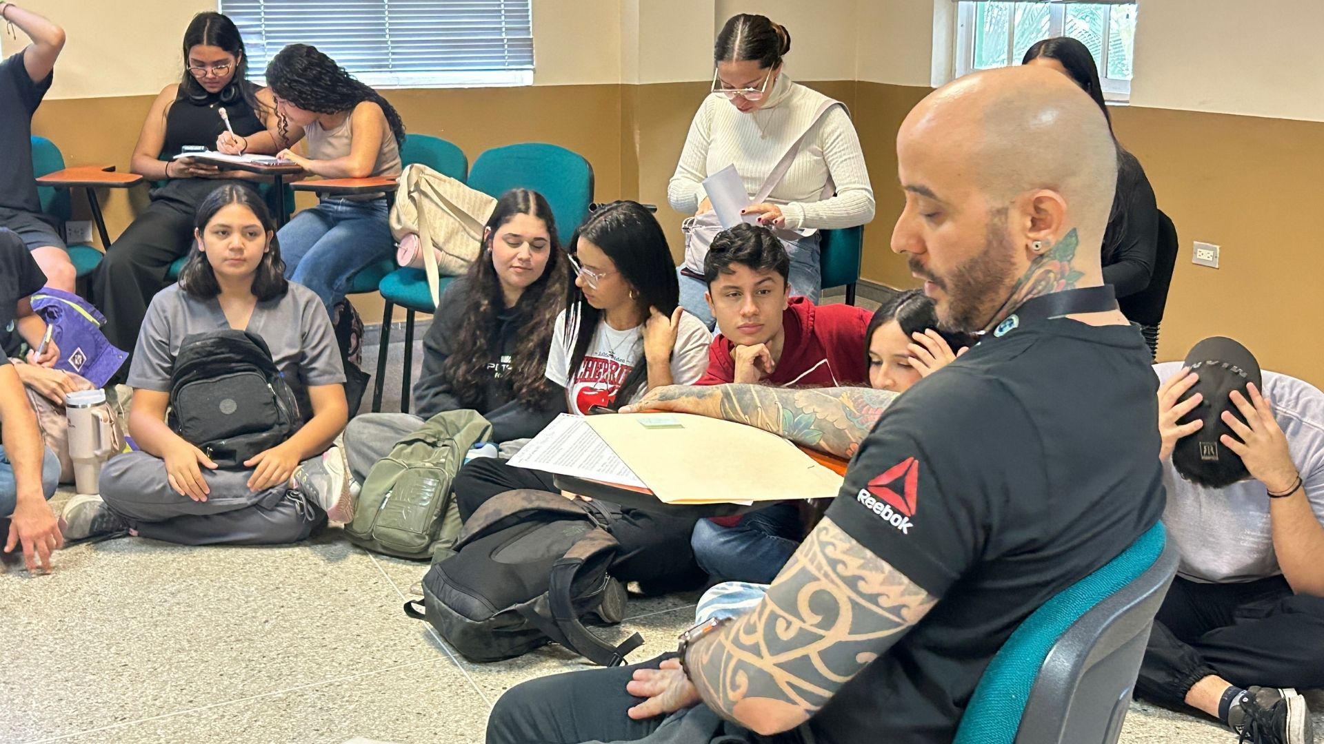 universidad-arturo-michelena-fomenta-el-pensamiento-critico-a-traves-del-club-de-lectura