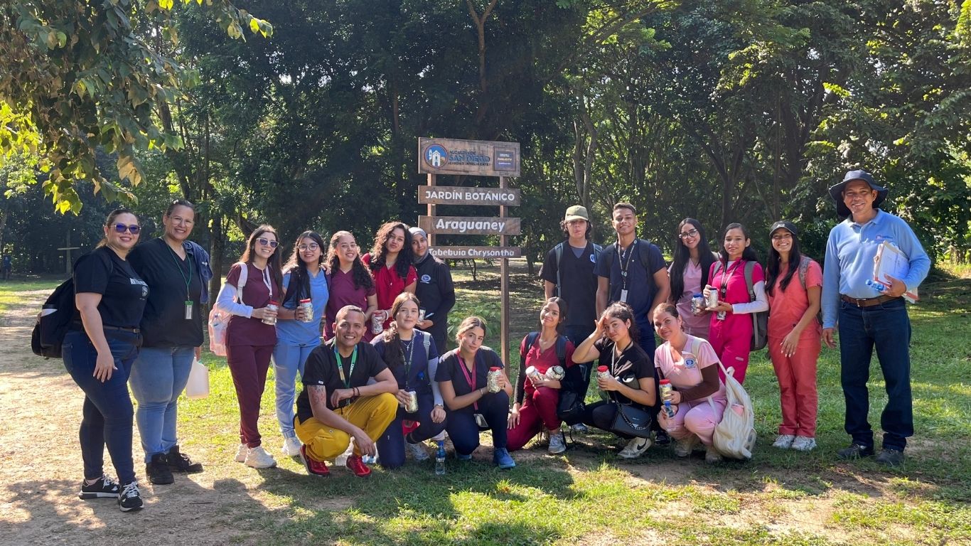 estudiantes-de-citotecnologia-e-histotecnologia-realizaron-visita-academica-al-jardin-botanico-de-san-diego