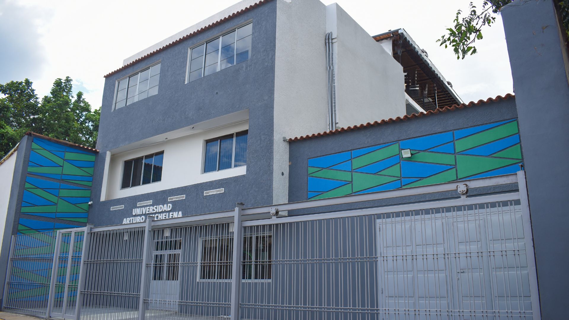 universidad-arturo-michelena-conmemoro-el-primer-aniversario-de-su-sede-en-el-centro-historico-de-valencia