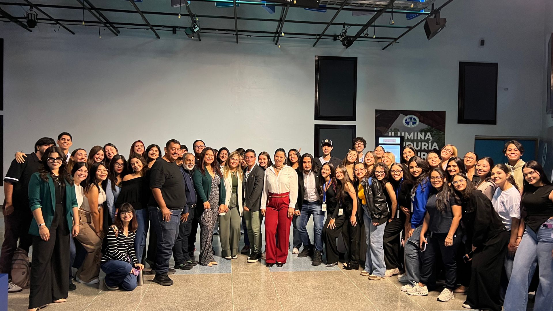 creatividad-y-estrategia-marcaron-el-brand-day-en-la-universidad-arturo-michelena