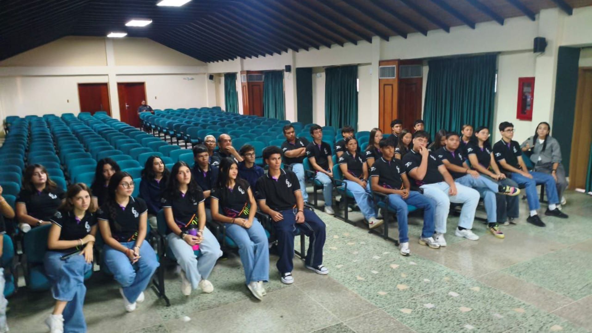 Estudiantes del Colegio María Montessori participaron en Expo Vocacional de la UAM
