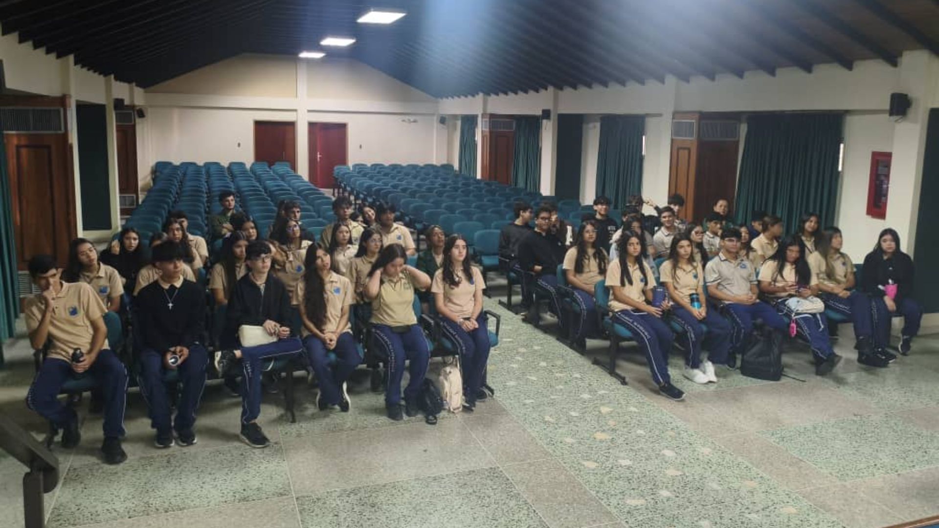 Estudiantes del Colegio El Santuario visitaron la UAM en jornada de orientación vocacional