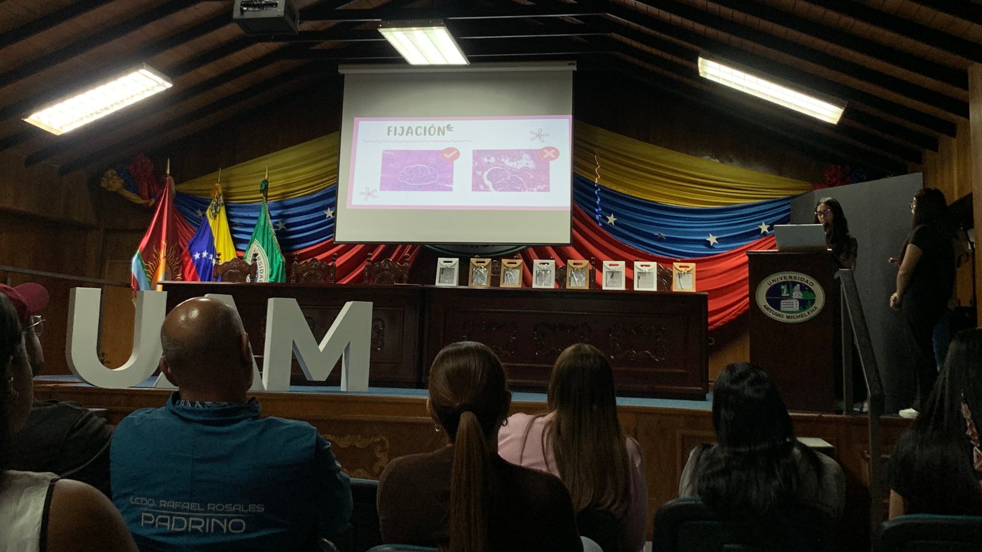 La Universidad Arturo Michelena conmemora el Día del Histotecnólogo con enfoque en la investigación forense