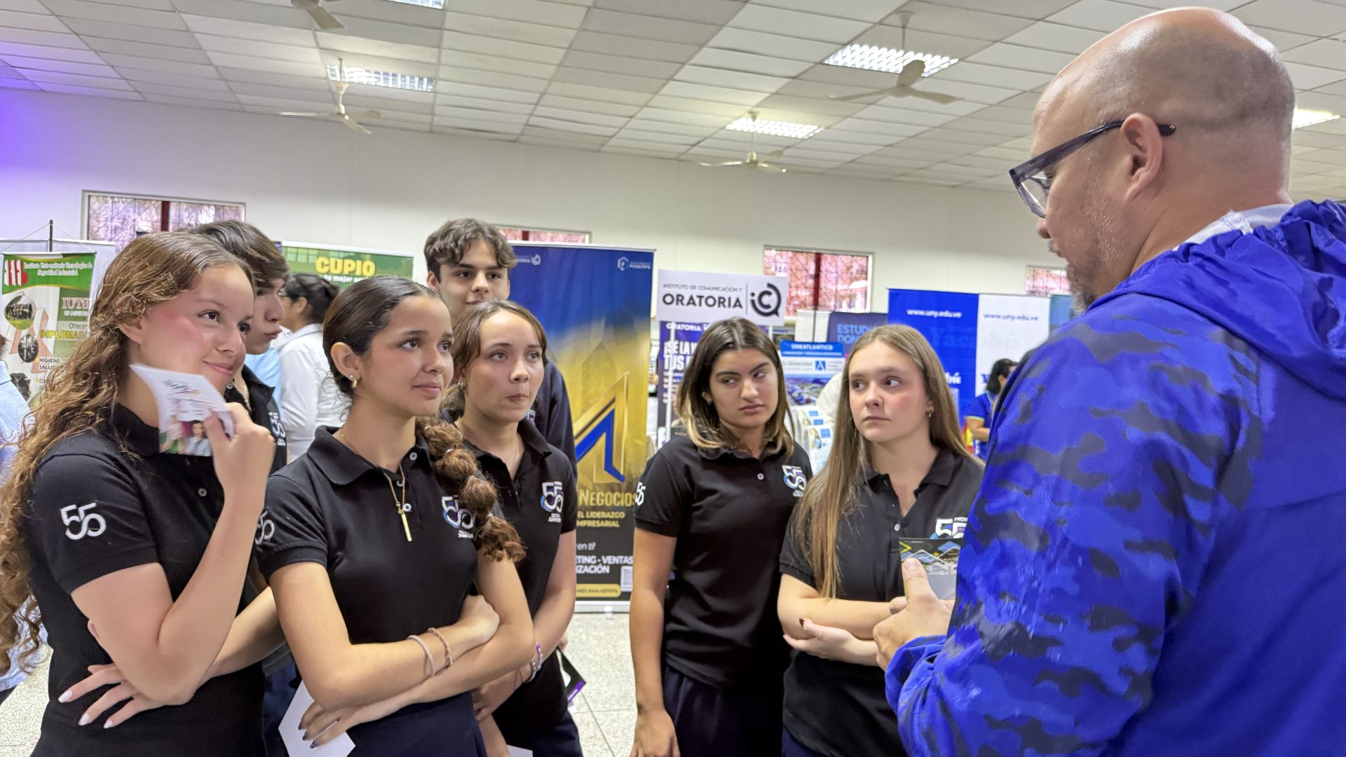 uam-estuvo-presente-en-la-expoferia-vocacional-del-colegio-juan-xxiii