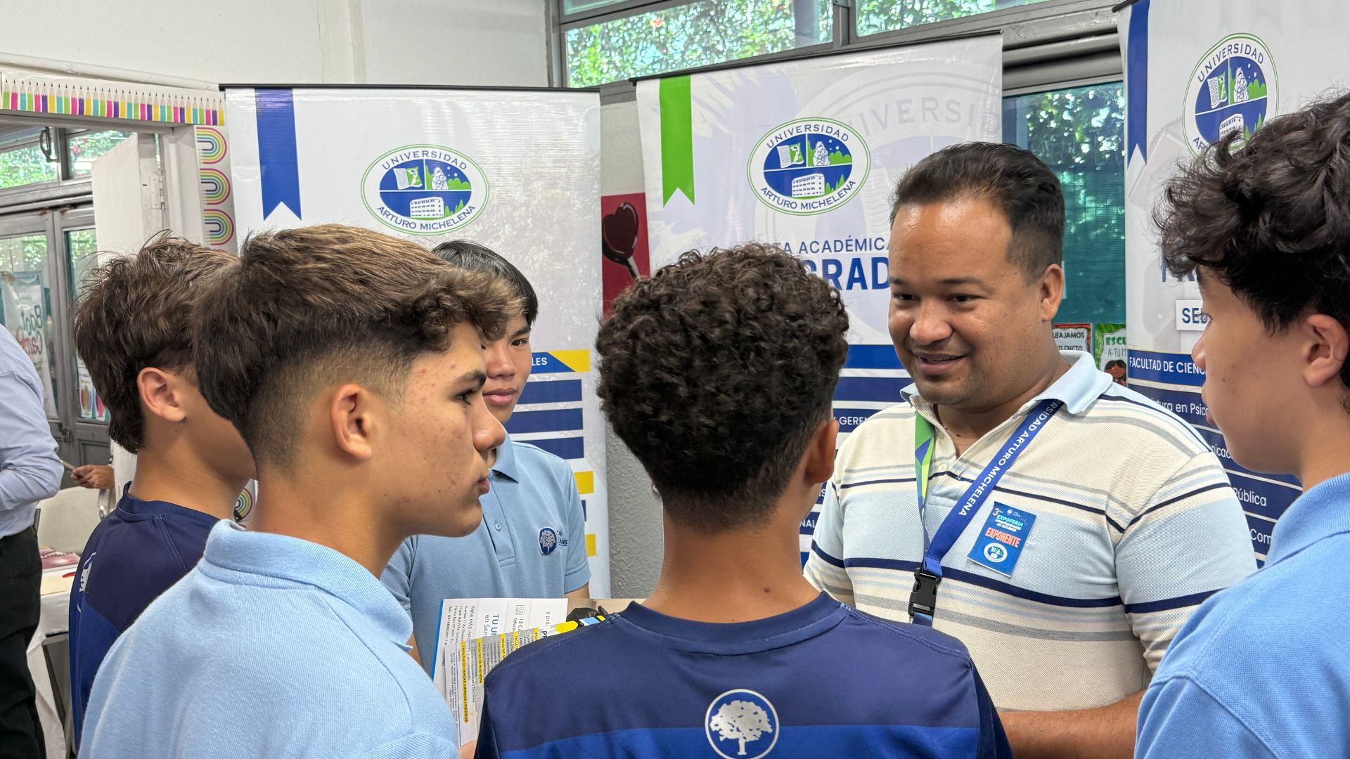 la-universidad-arturo-michelena-dijo-presenta-en-la-feria-vocacional-del-colegio-los-robles