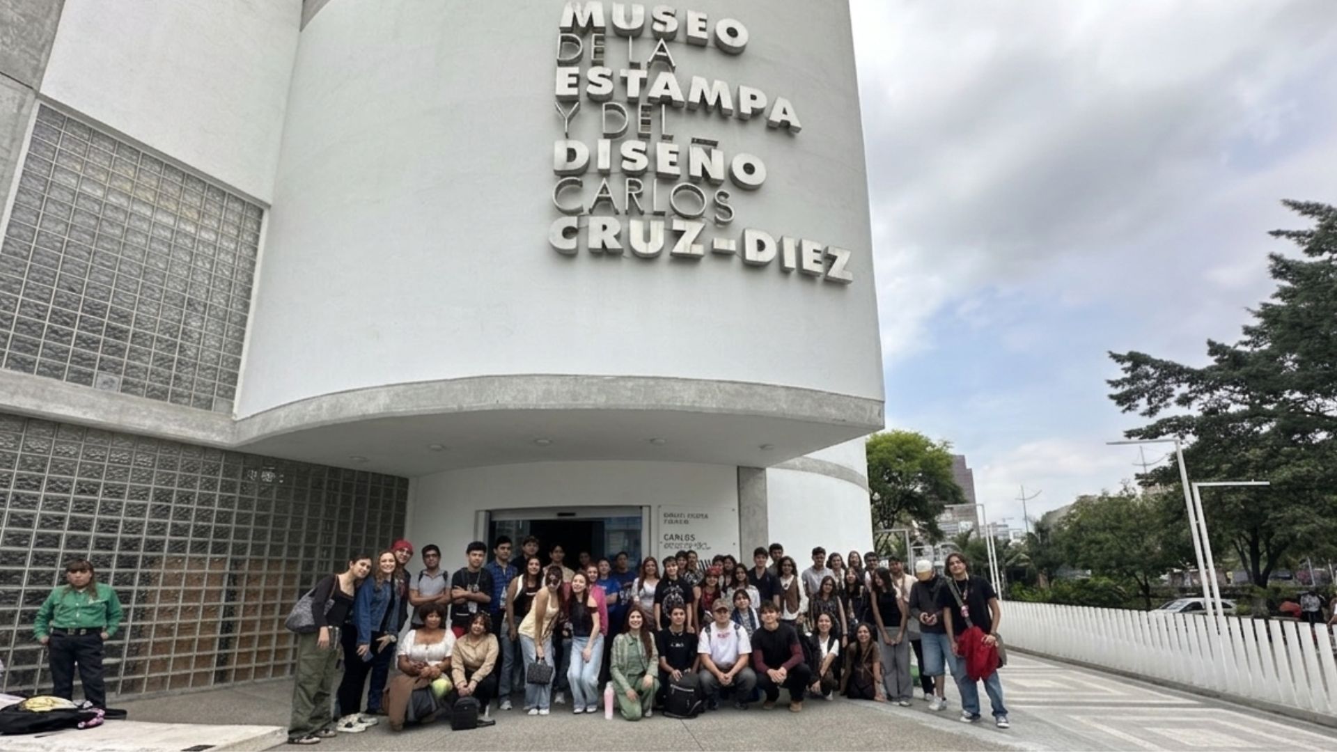 en-representacion-de-la-uam-estudiantes-de-la-escuela-de-artes-visita-museos-en-caracas
