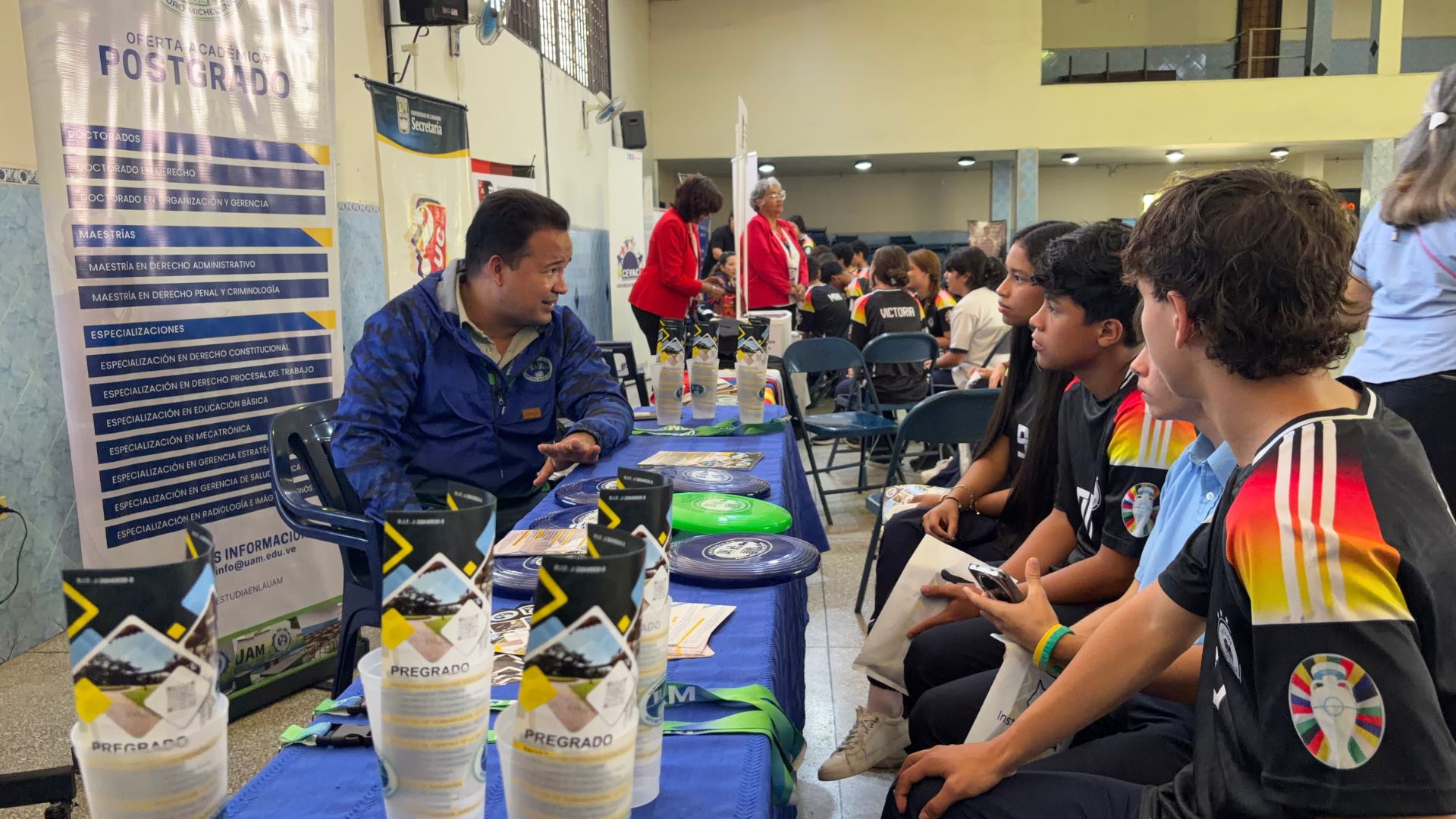 colegio-nuestra-senora-de-lourdes-recibe-a-la-uam-en-su-expo-vocacional