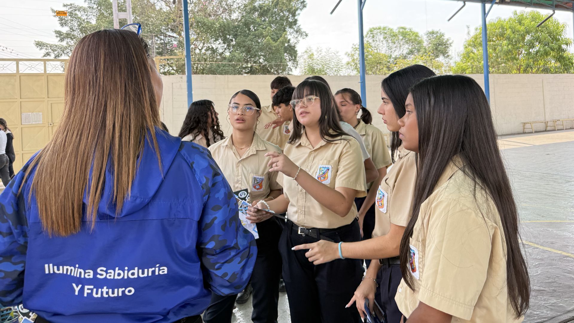 uam-participo-en-expo-vocacional-de-la-unidad-educativa-santa-sofia
