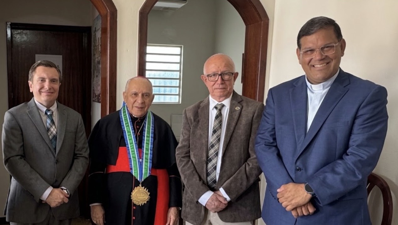 Universidad Arturo Michelena entregó el Doctorado Honoris Causa a Su Eminencia Cardenal Diego Padrón universidad-arturo-michelena-entrego-el-doctorado-honoris-causa-a-su-eminencia-cardenal-diego-padron