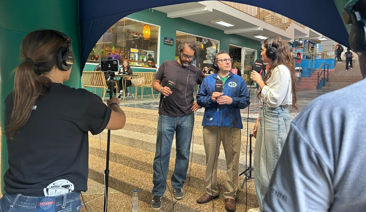 La Mega transmitió en vivo desde la UAM como parte de su Gira Universitaria #RadioU la-mega-transmitio-en-vivo-desde-la-uam-como-parte-de-su-gira-universitaria-radiou